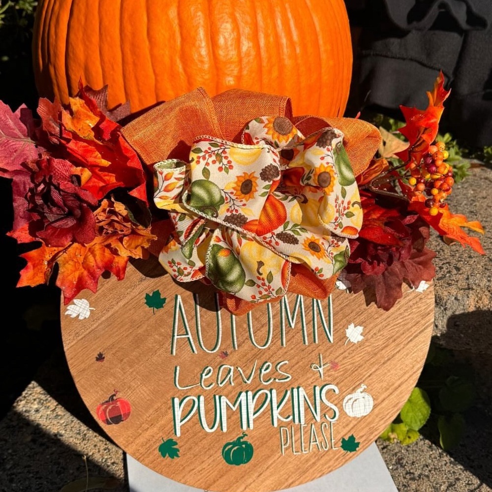 Fall Door Sign / Autumn Leaves and Pumpkins Please